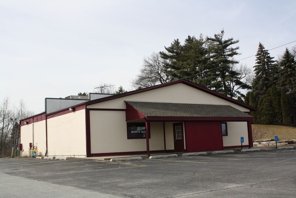 Stadium Sports Bar: 1468 Joliet St., Dyer, IN 46311